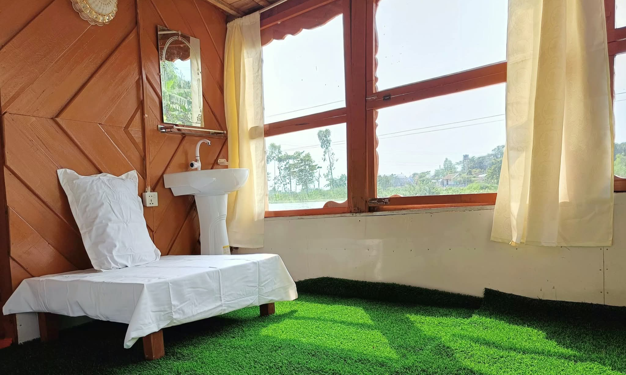 জল নিলাদ্রী - The Premium Houseboat