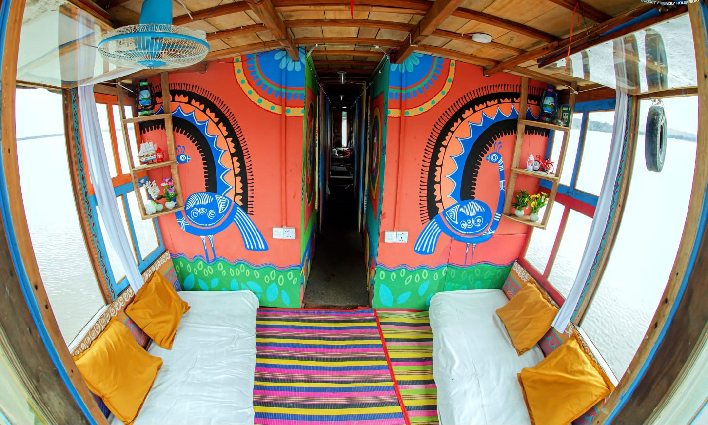 Jadukata Colourful Waterstay