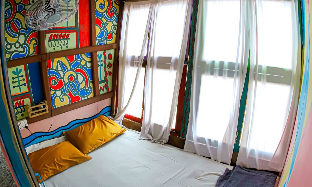Jadukata Colourful Waterstay