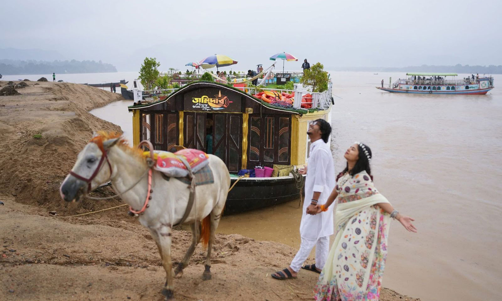 জমিদার - A Luxury Water Cruise at Tangua