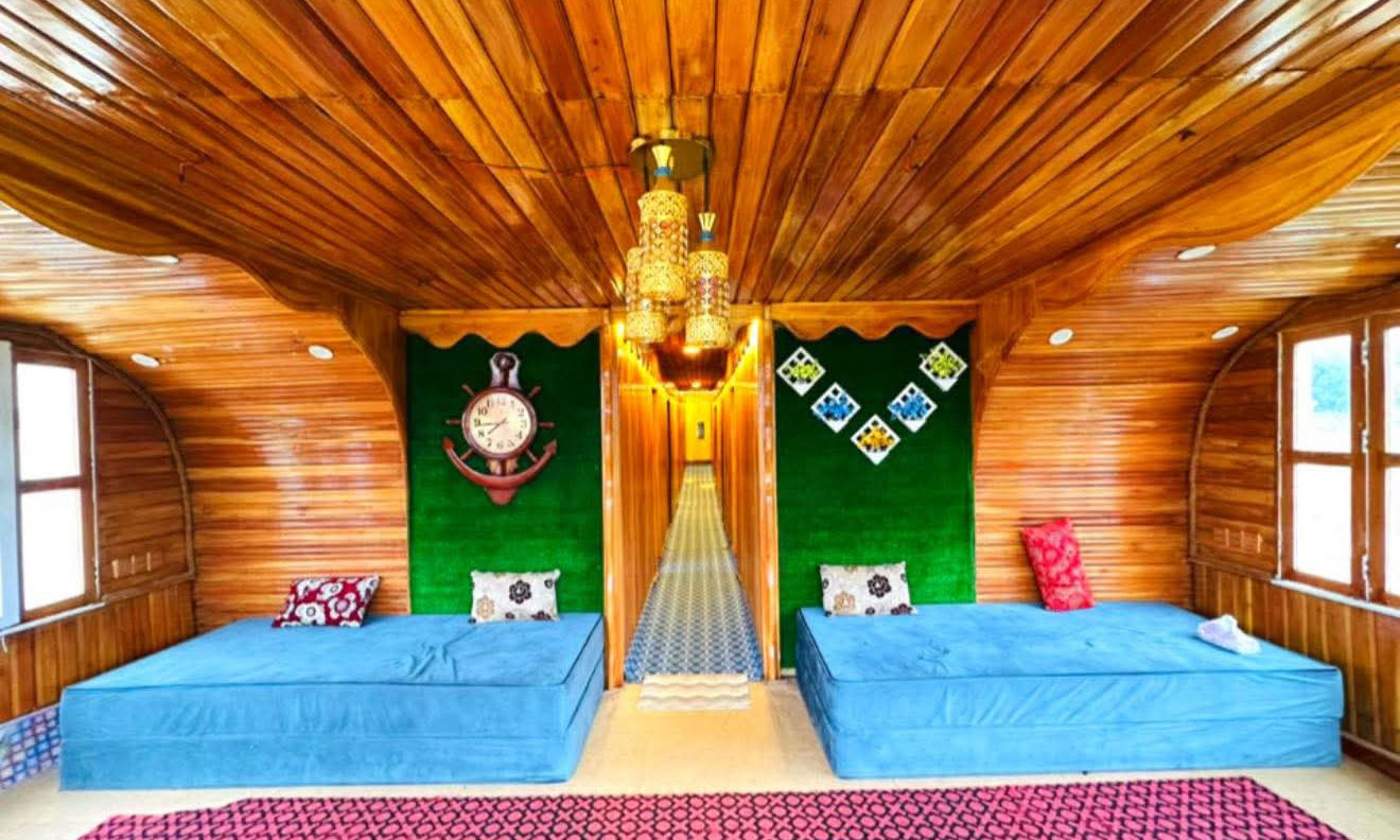 জমিদার - A Luxury Water Cruise at Tangua