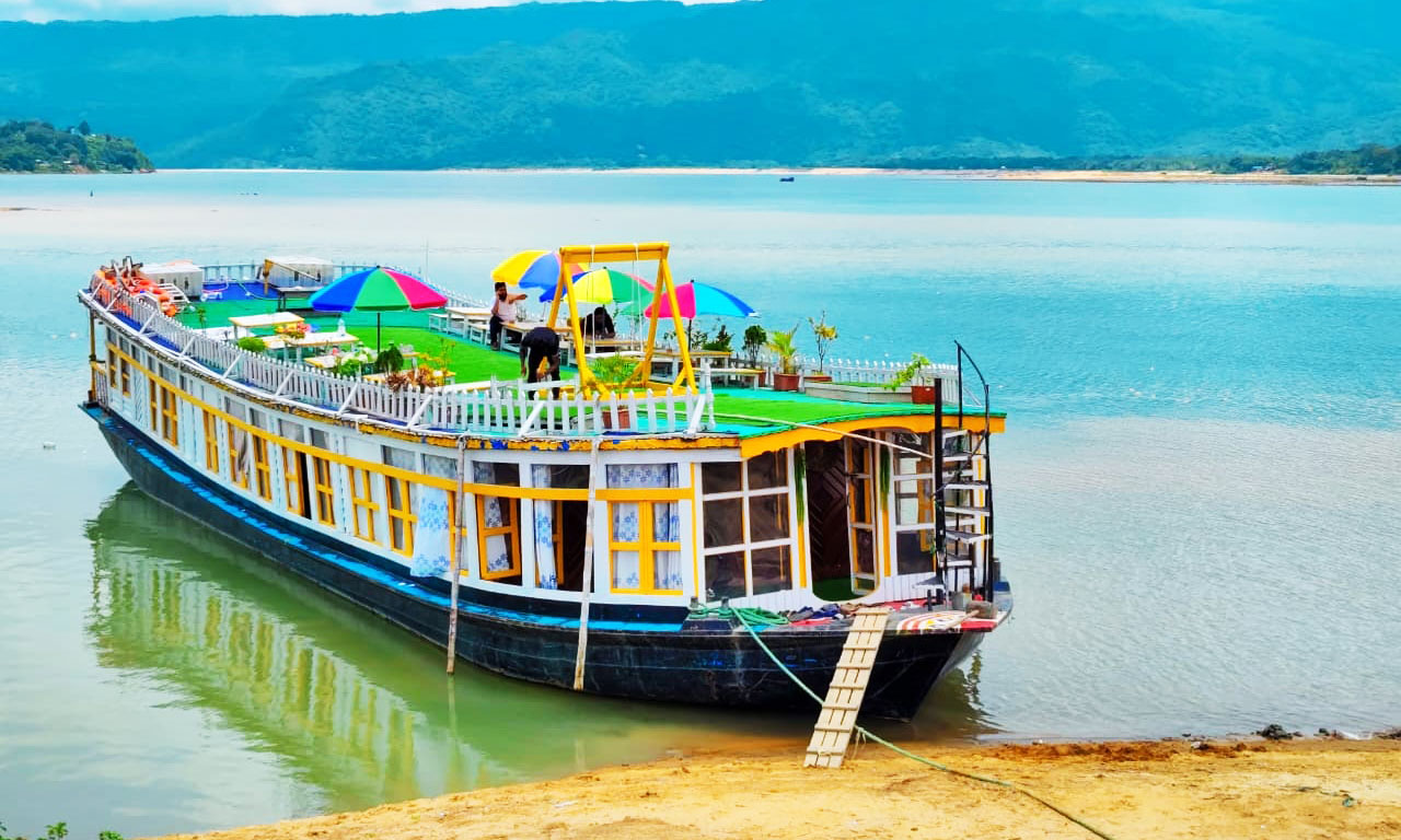 হামসাফার - The Houseboat of TPM