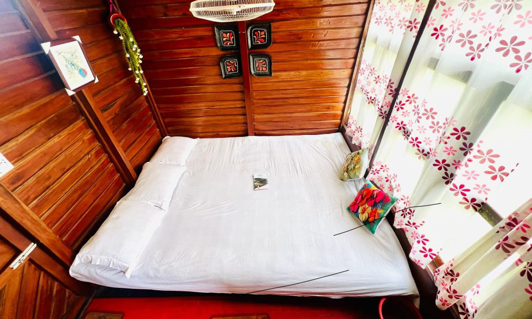 হামসাফার - The Houseboat of TPM