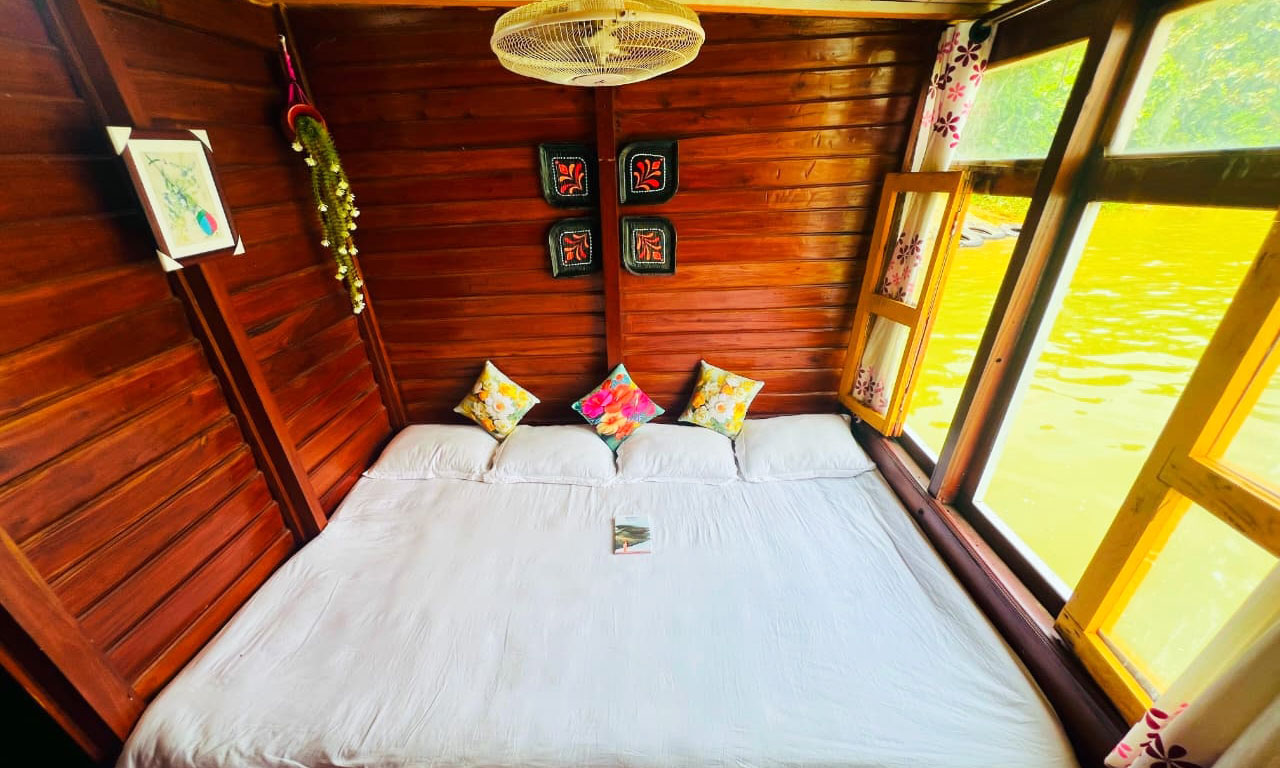 হামসাফার - The Houseboat of TPM
